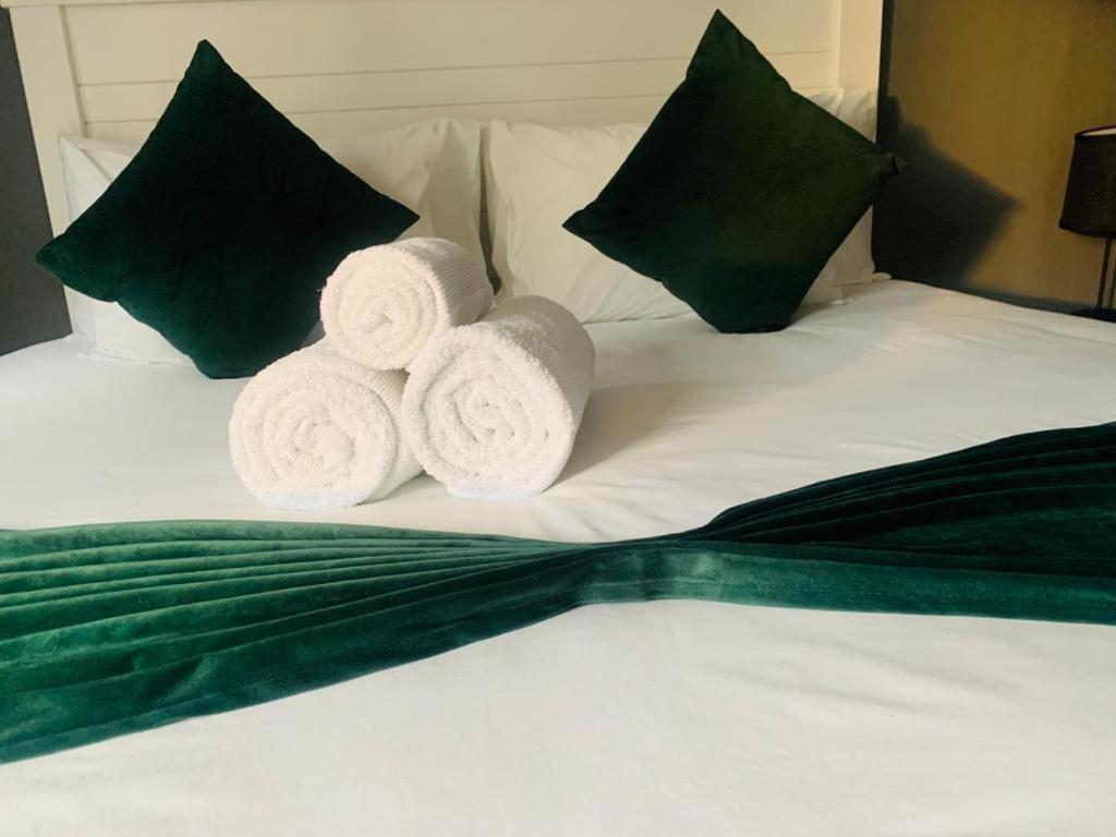 Eagle'S Nest B&B Куинстаун Экстерьер фото