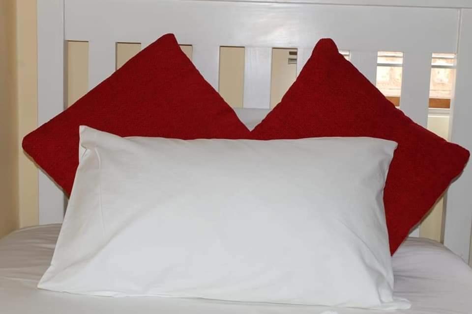 Eagle'S Nest B&B Куинстаун Экстерьер фото